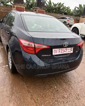 Toyota Corolla LE (1.8L 4cyl 2A) 2018 Black