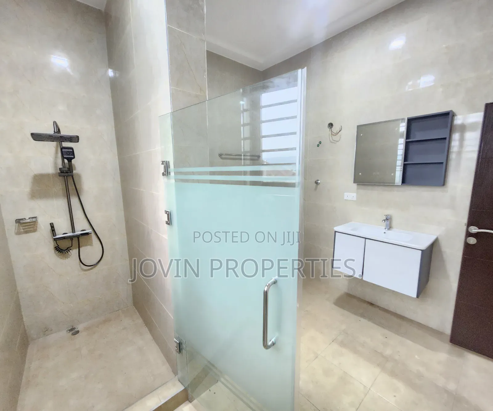 4bdrm House in Jovin Properties, Valley View Area for rent