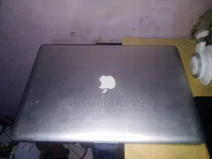 Laptop Apple MacBook Pro 4GB Intel Core 2 Quad HDD+SSD 350GB