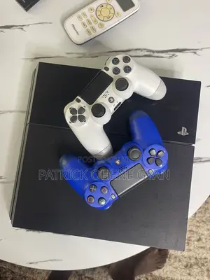 Ps4 Standard Jailbreak With 9 Games and 2 Controllers