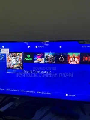 Ps4 Standard Jailbreak With 9 Games and 2 Controllers