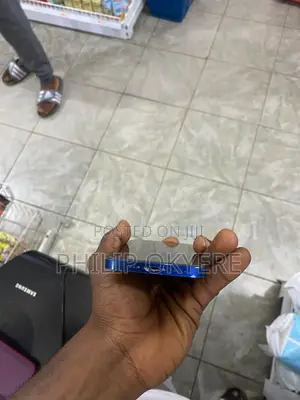 Apple iPhone 12 64 GB Blue