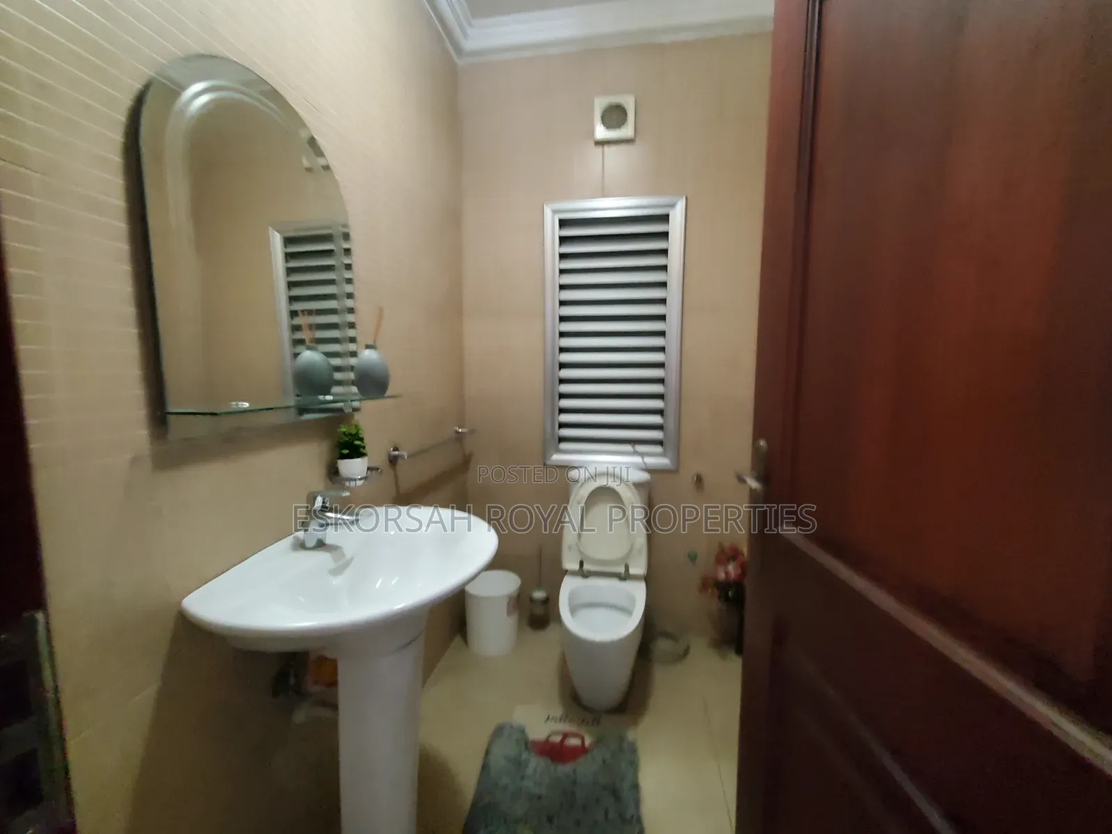 Furnished 3bdrm Apartment in Airport Residential for rent