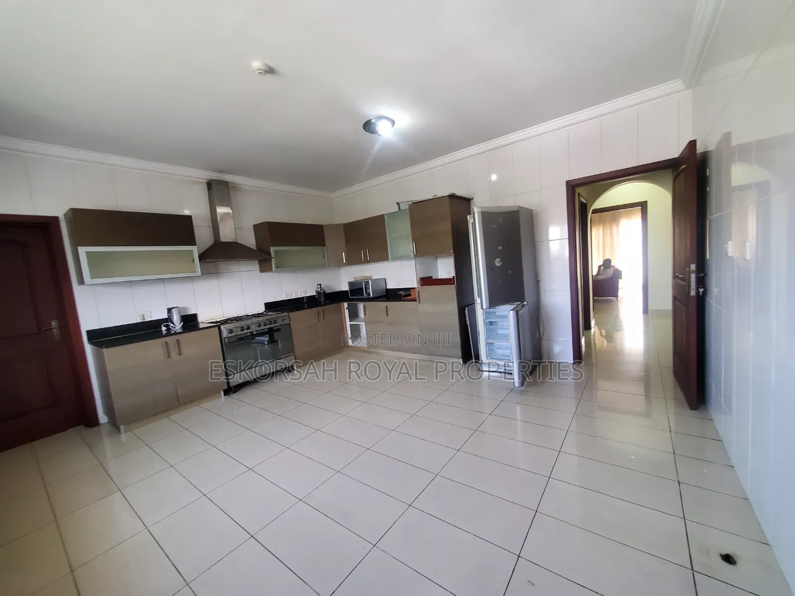 Furnished 3bdrm Apartment in Airport Residential for rent