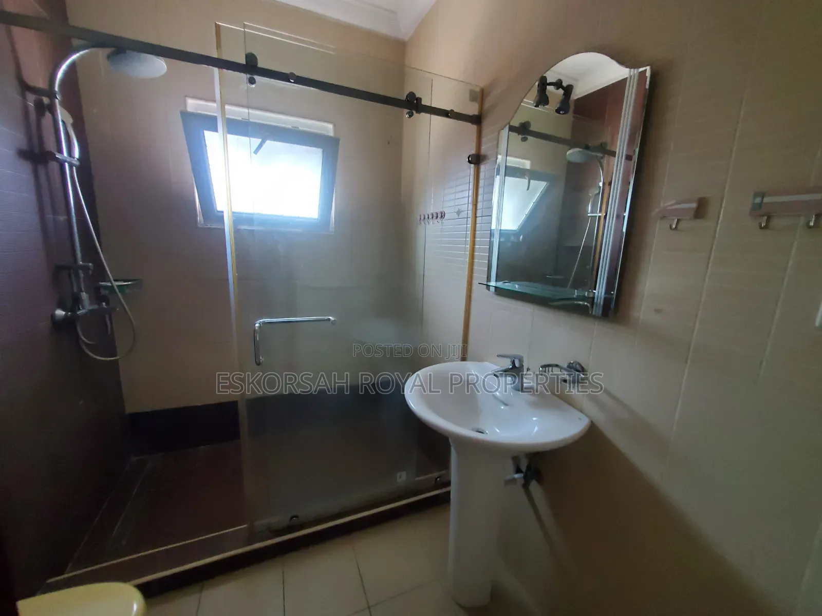 Furnished 3bdrm Apartment in Airport Residential for rent