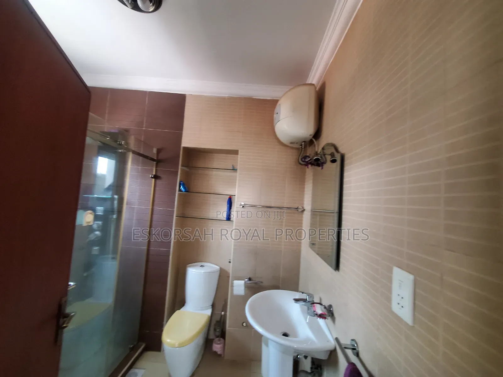 Furnished 3bdrm Apartment in Airport Residential for rent