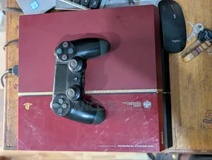 PLAYSTATION 4 With Games