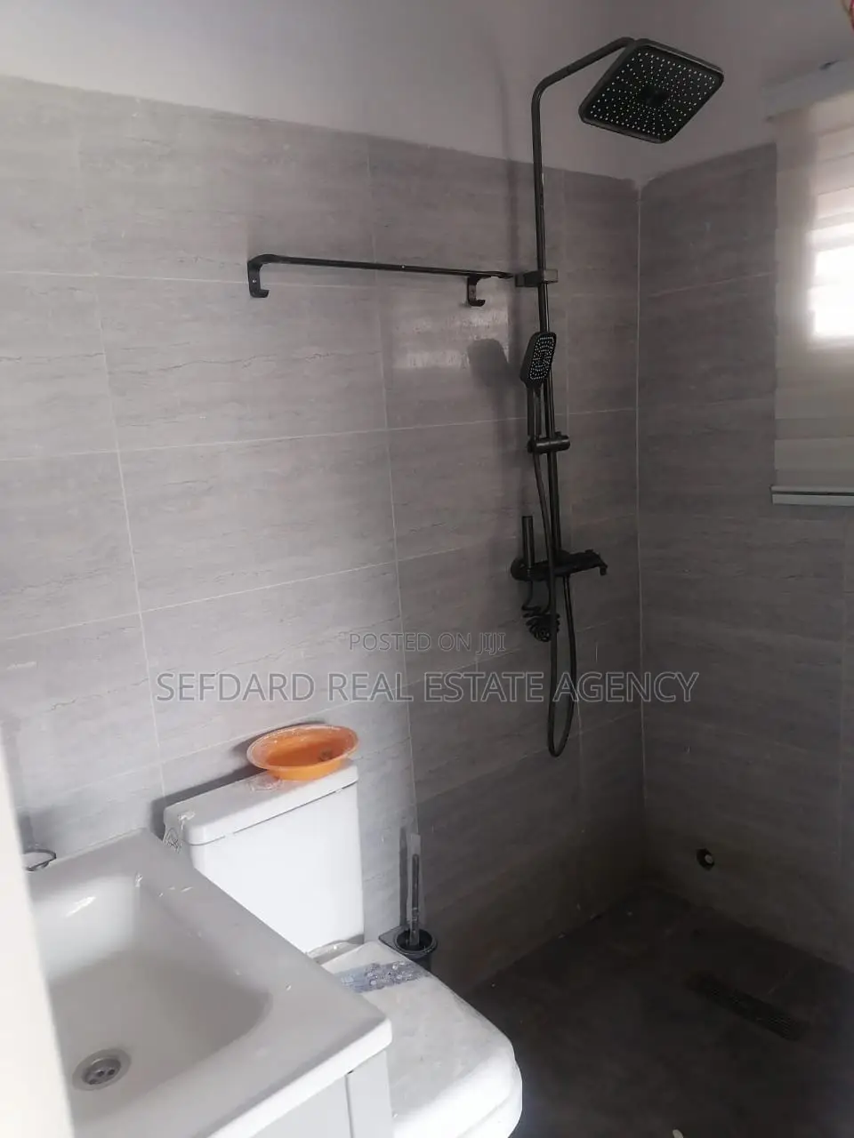 3bdrm House in Sefdard Properties, Amasaman for sale
