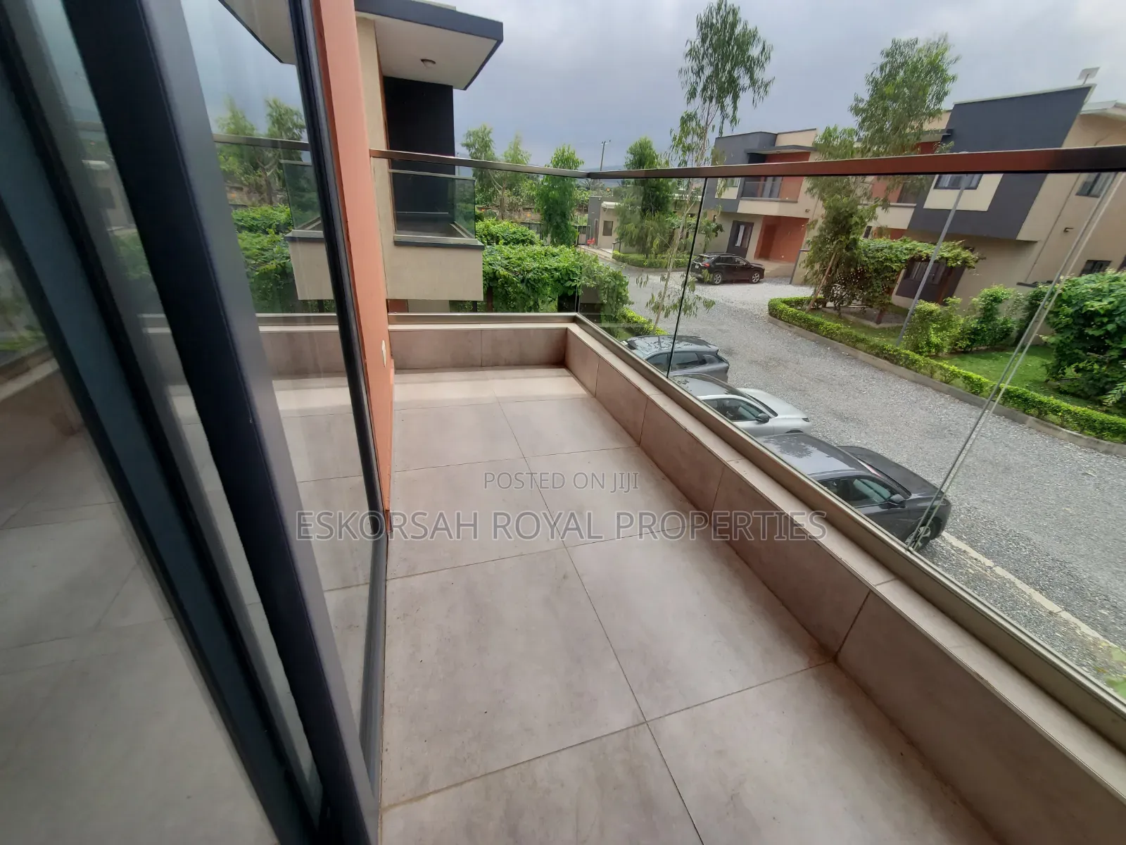 4bdrm House in Oyarifa, Ghana Flag for sale