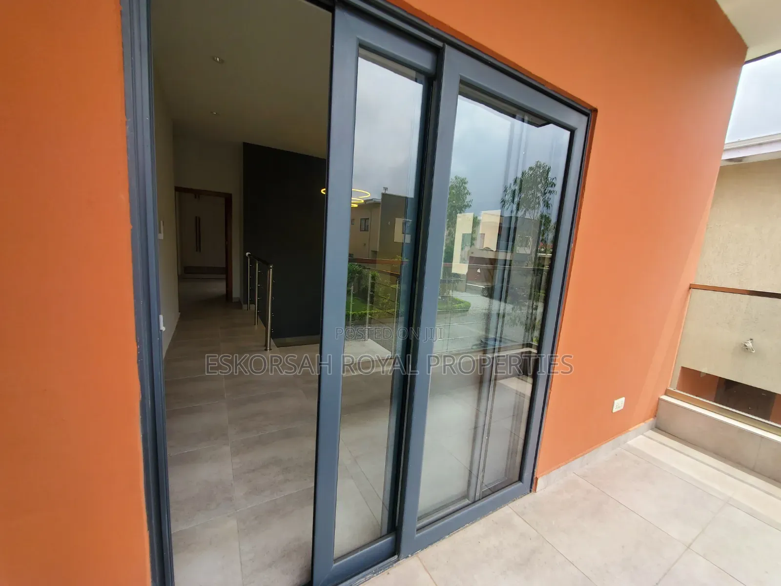4bdrm House in Oyarifa, Ghana Flag for sale