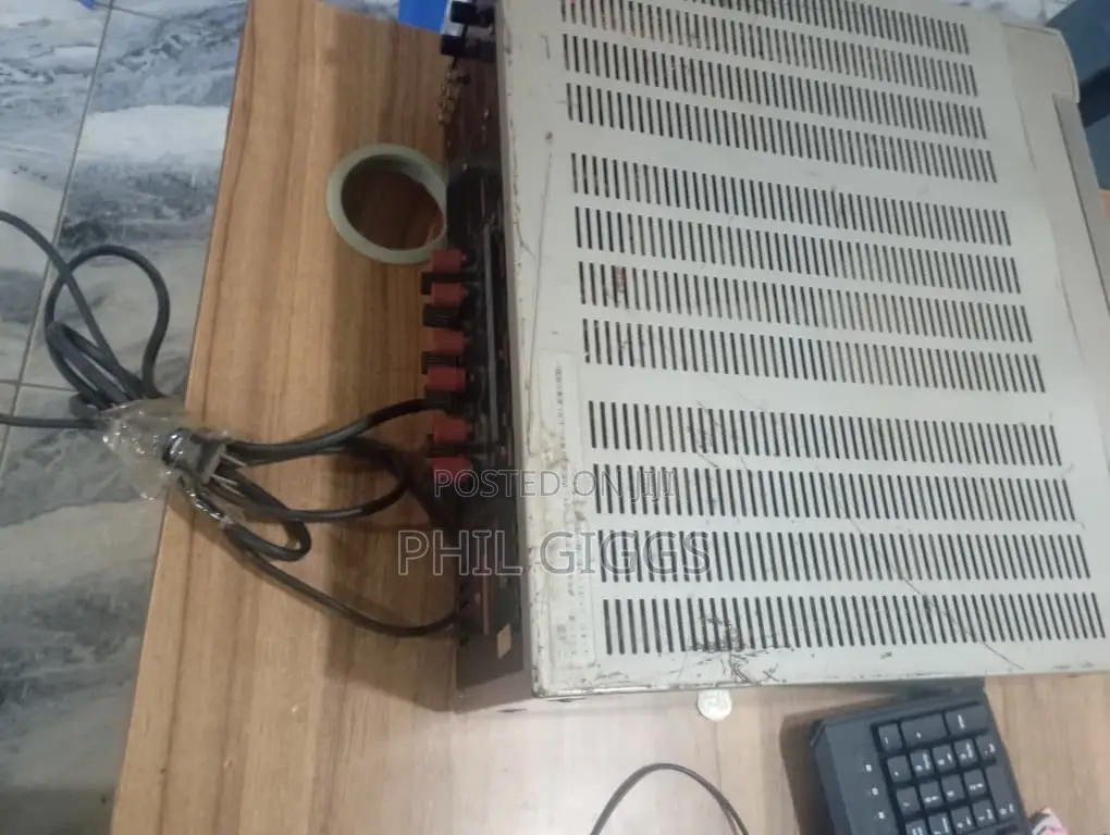 Mitsubishi DA-A7000 6 Channel Power Amplifier