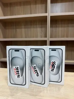 Apple iPhone 15 128 GB Gold