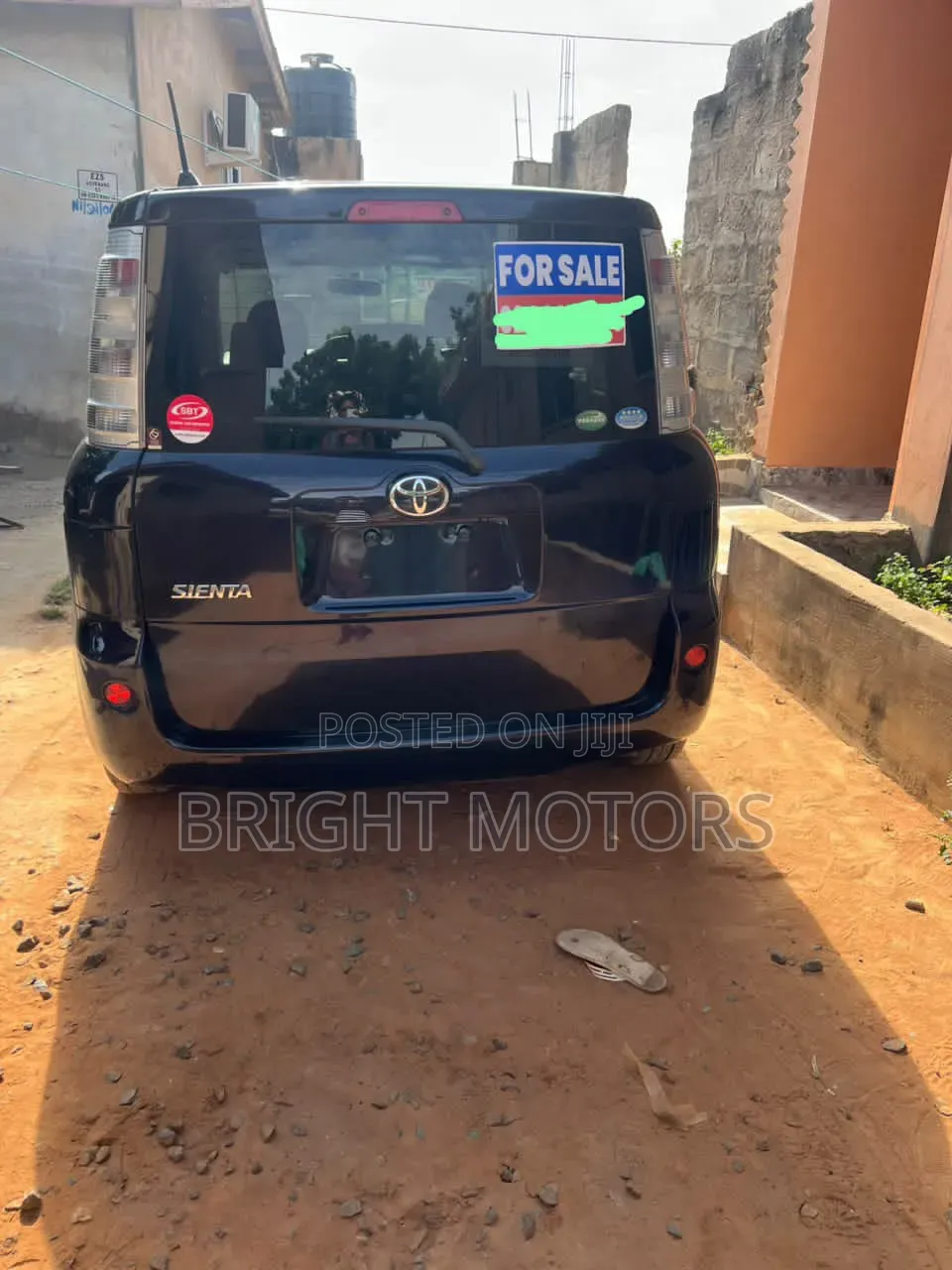 Toyota Sienta 1.5 FWD 2013 Black