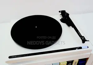 Roksan Attessa Turntable (Inlcuded Phono Stage) White