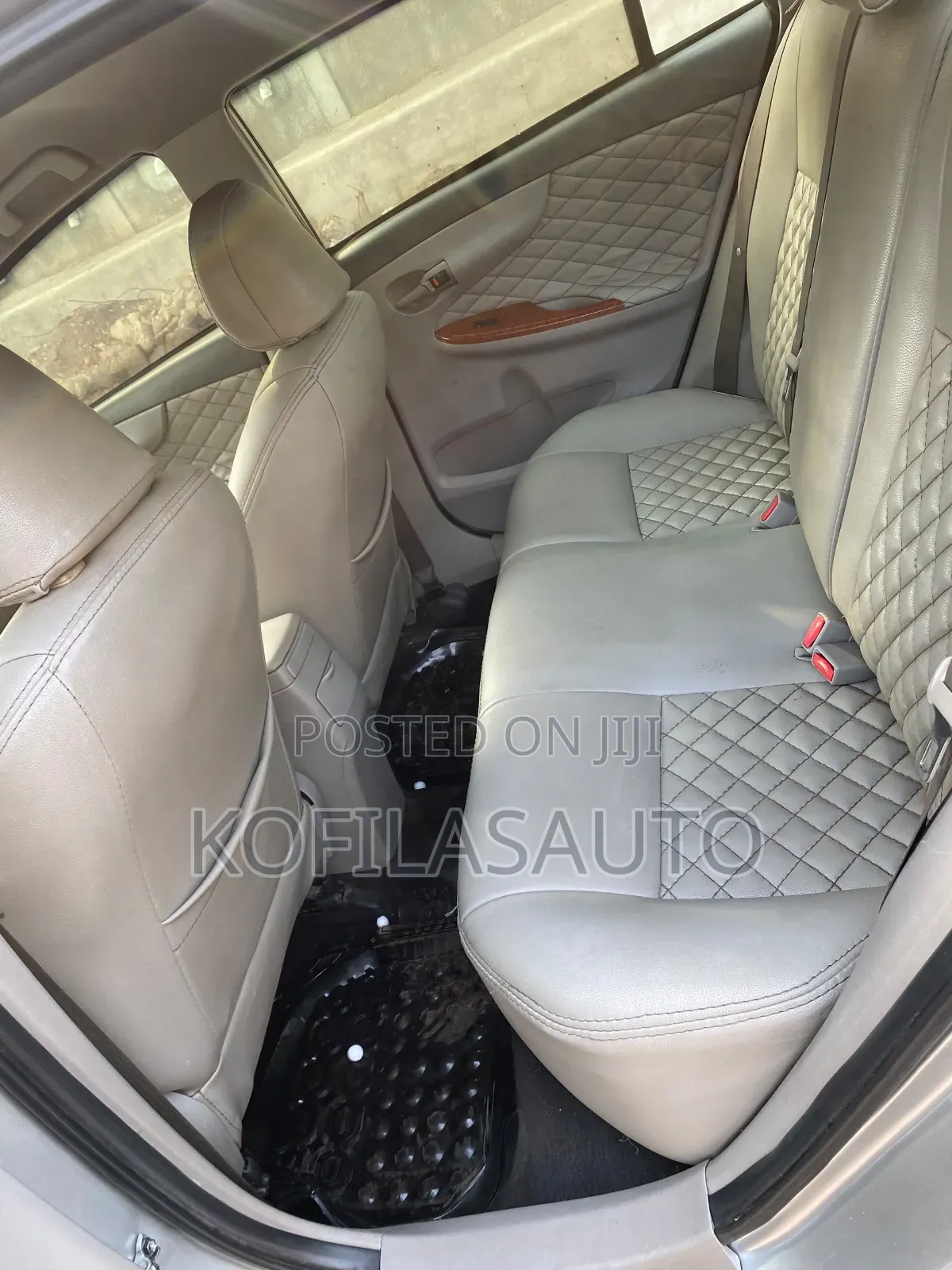 Toyota Corolla 2011 Silver