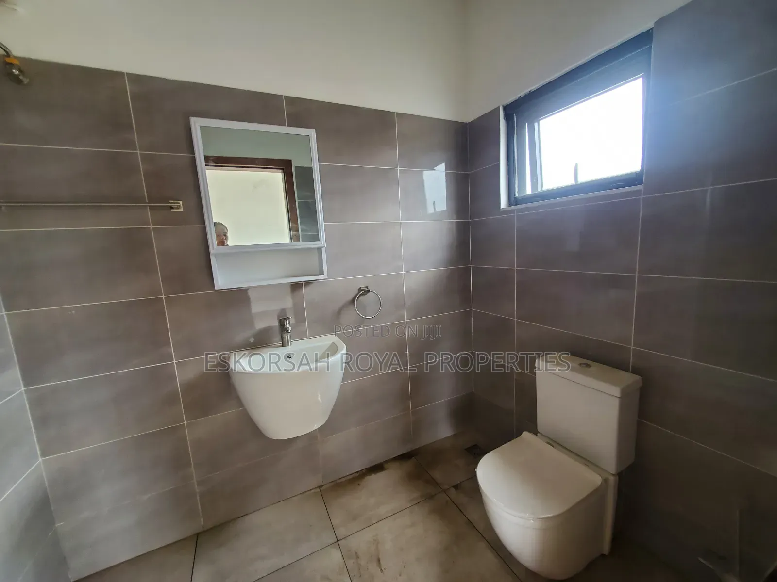 1bdrm Apartment in Oyarifa, Ghana Flag for sale