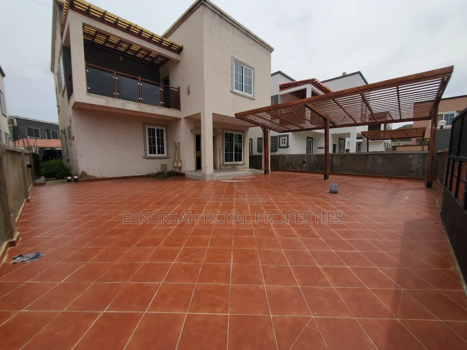 3bdrm House in East Legon, A&C Mall Area for sale