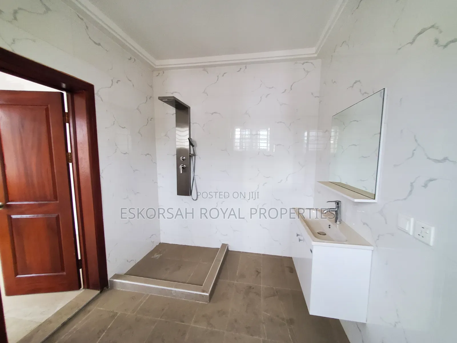 3bdrm House in East Legon, A&C Mall Area for sale