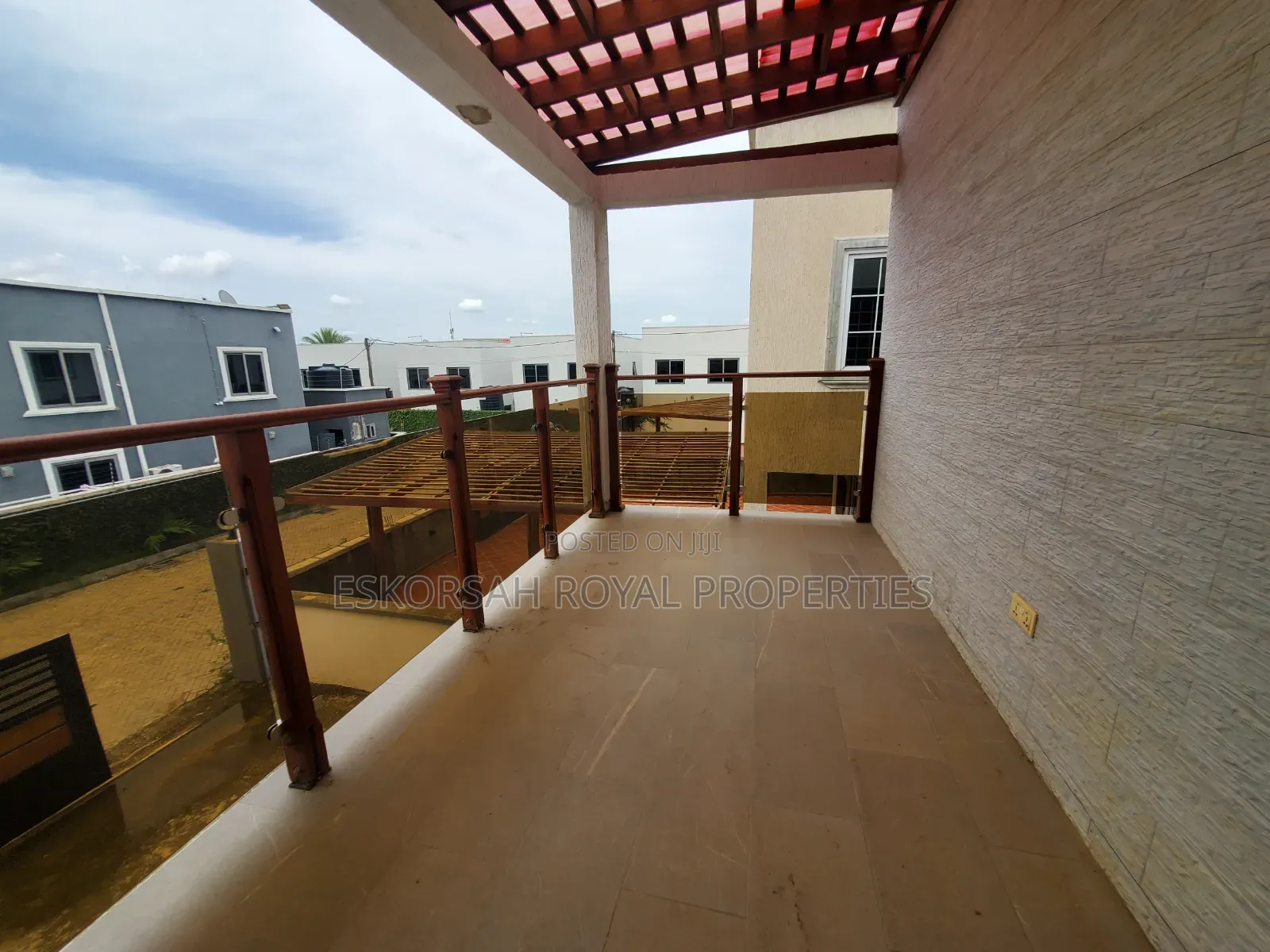 3bdrm House in East Legon, A&C Mall Area for sale