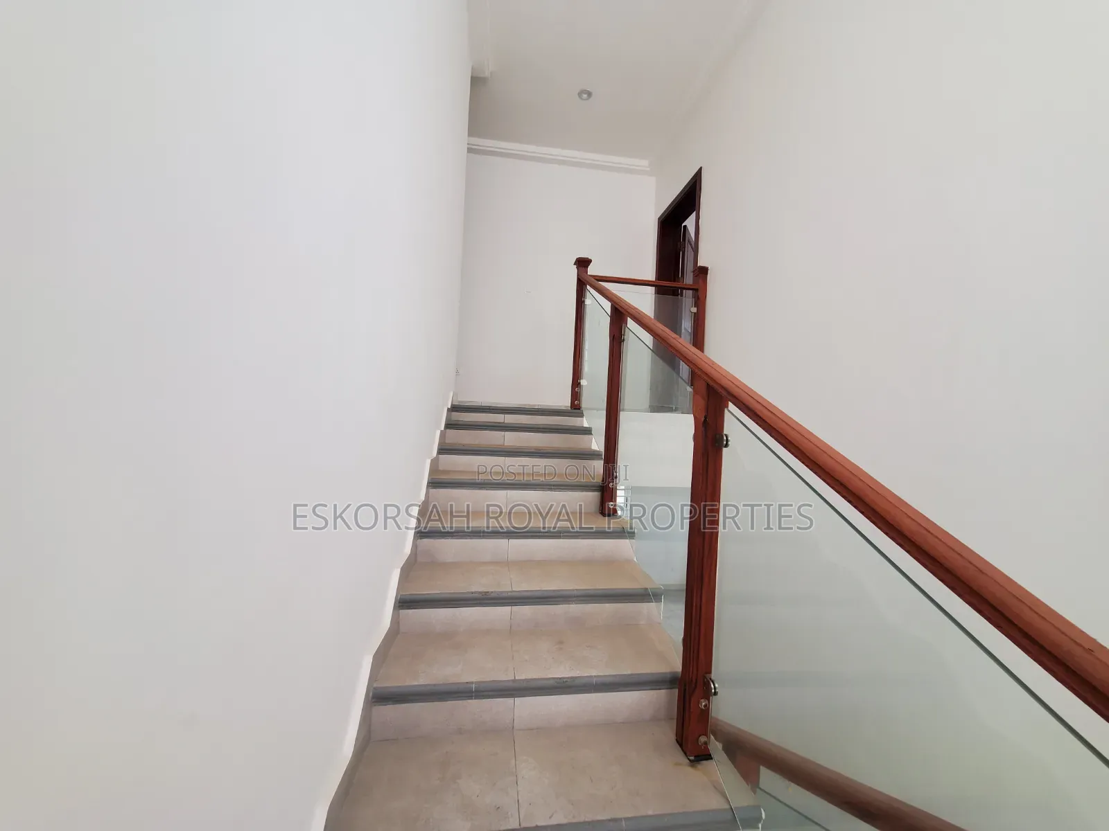 3bdrm House in East Legon, A&C Mall Area for sale