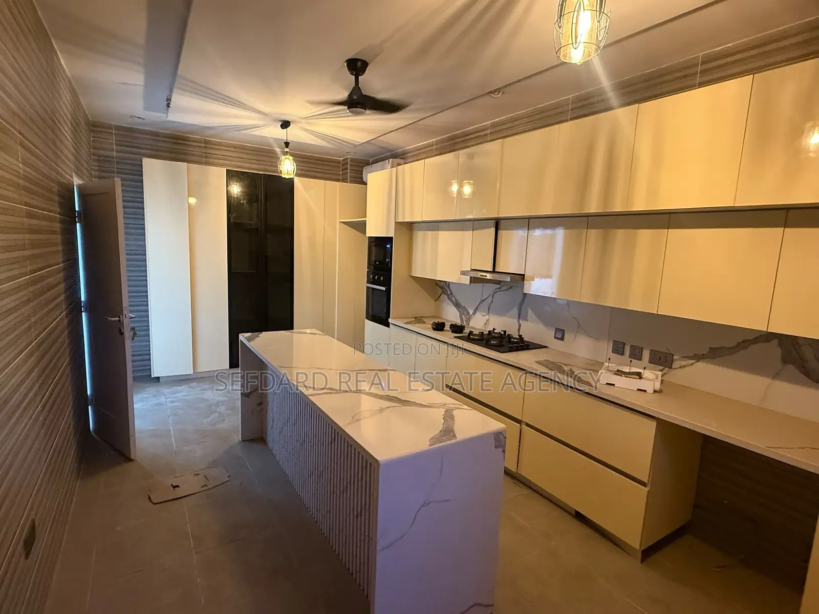 5bdrm Duplex in Sefdard Properties, Lartebiokorshie for rent