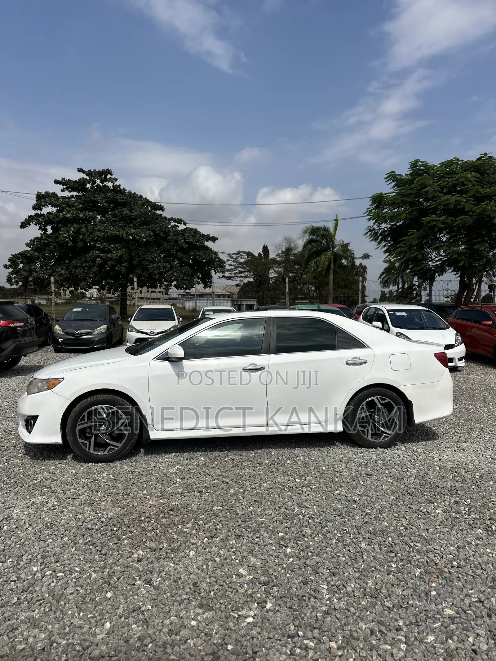 Toyota Camry SE 4dr Sedan (2.5L 4cyl 6A) 2014 White
