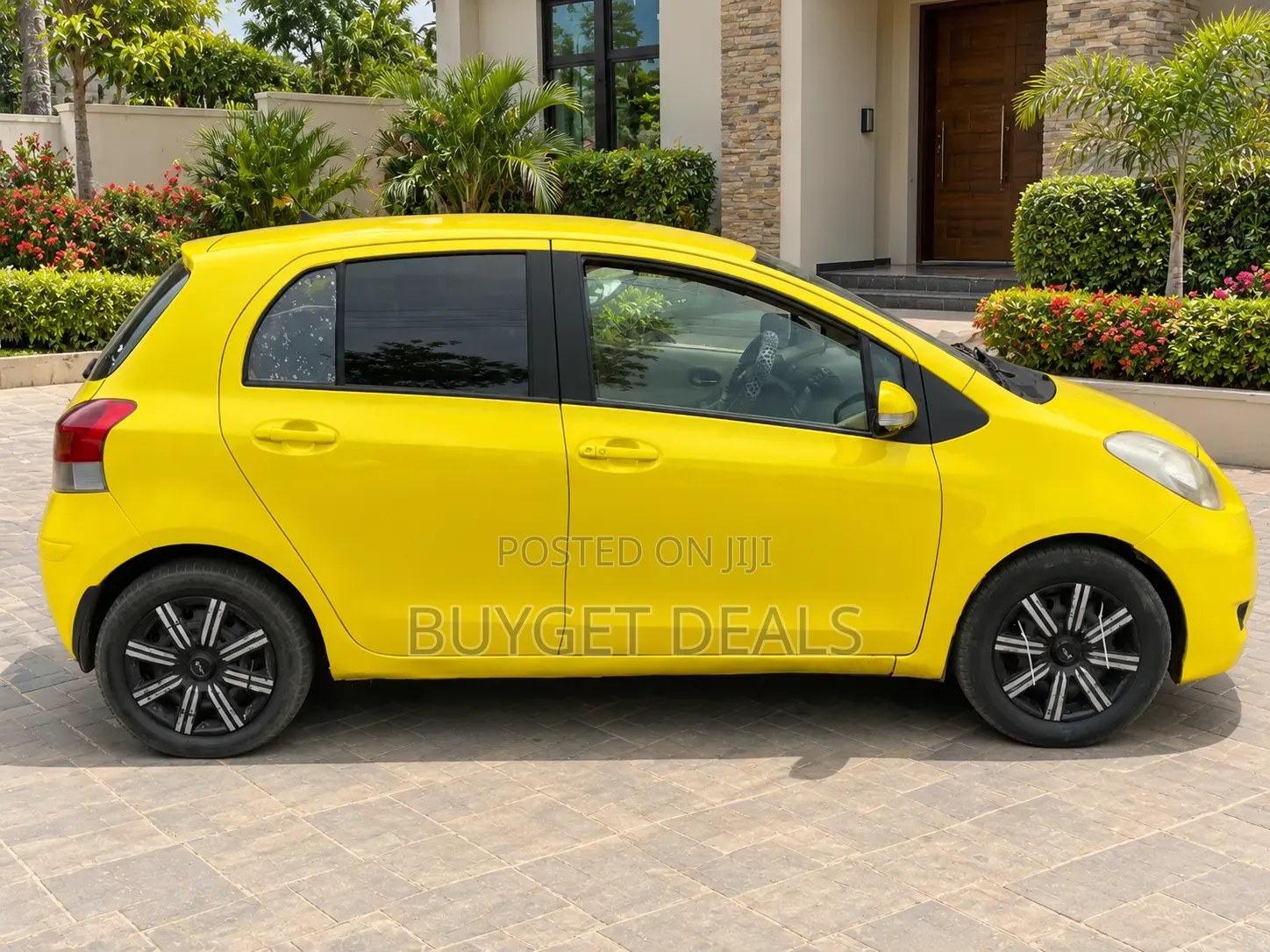 Toyota Vitz 1.5 FWD 3dr 2010 Yellow
