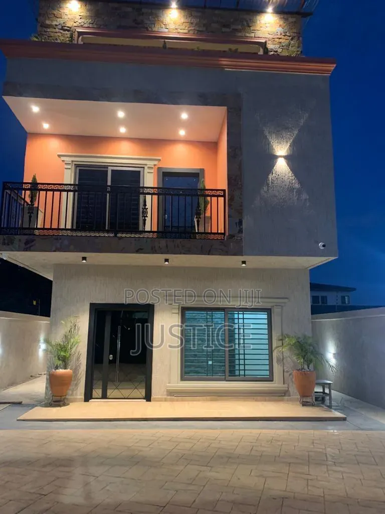 4bdrm Duplex in Kwabenya for sale