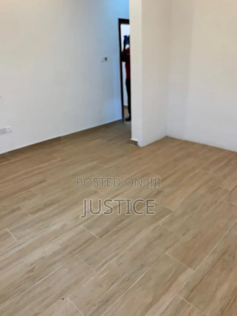 4bdrm Duplex in Kwabenya for sale