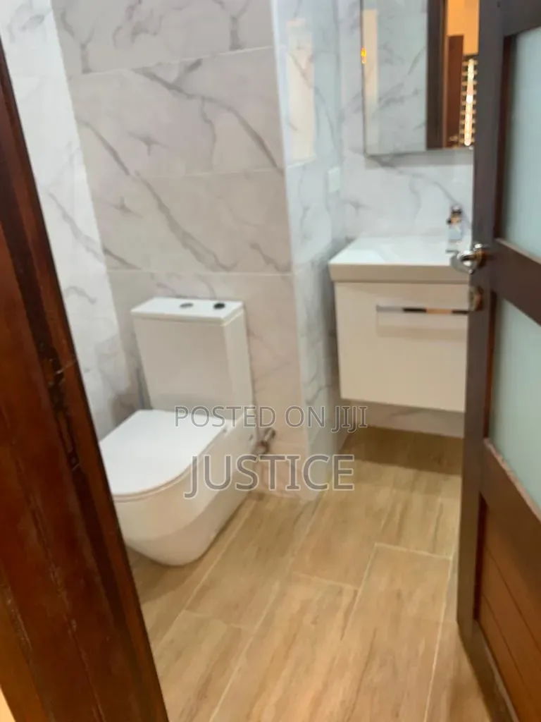4bdrm Duplex in Kwabenya for sale