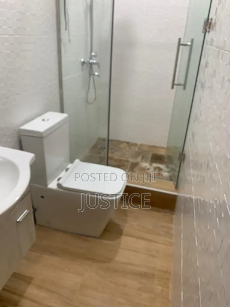 4bdrm Duplex in Kwabenya for sale