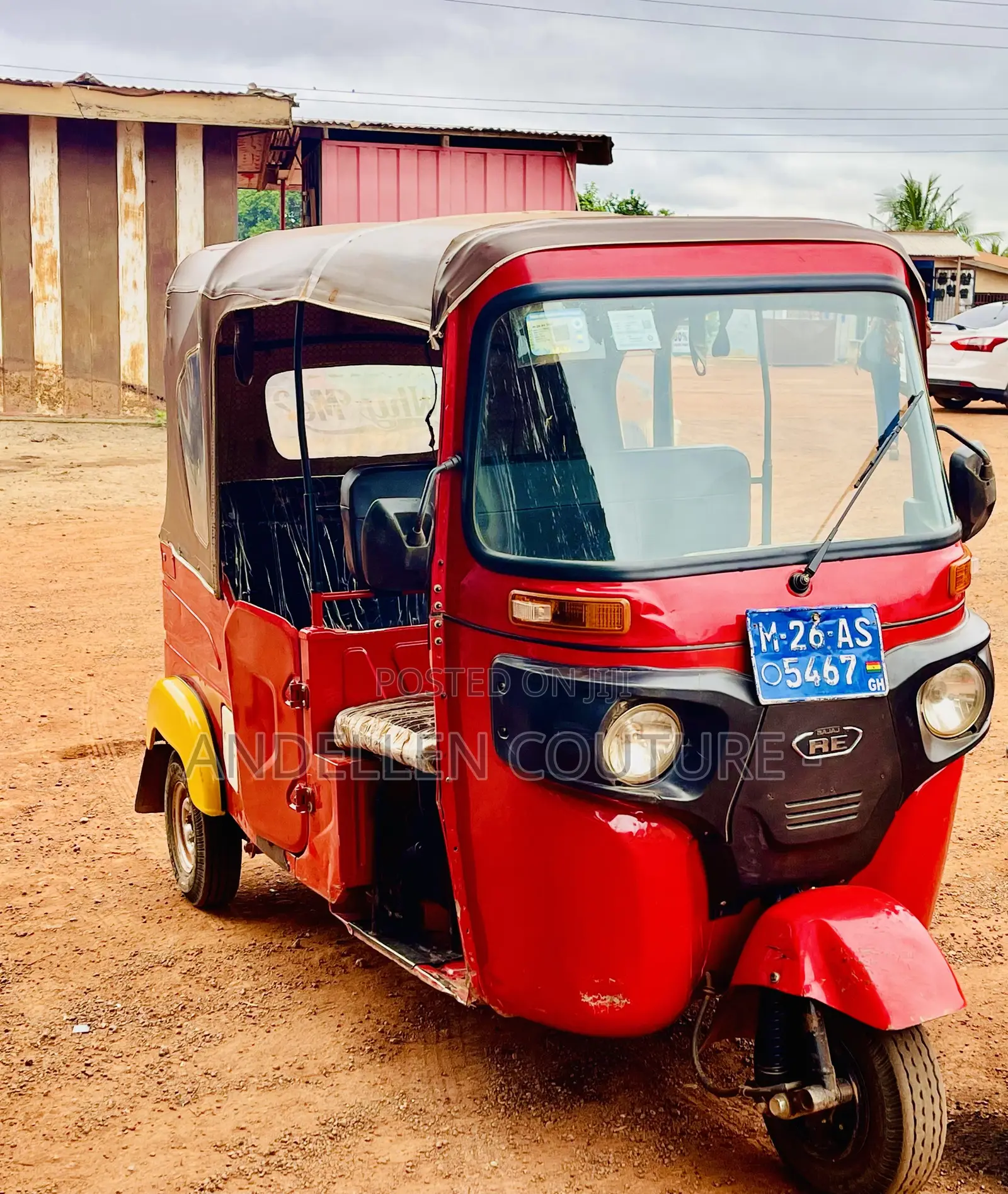 Bajaj RE 2025 Red
