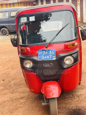 Bajaj RE 2025 Red