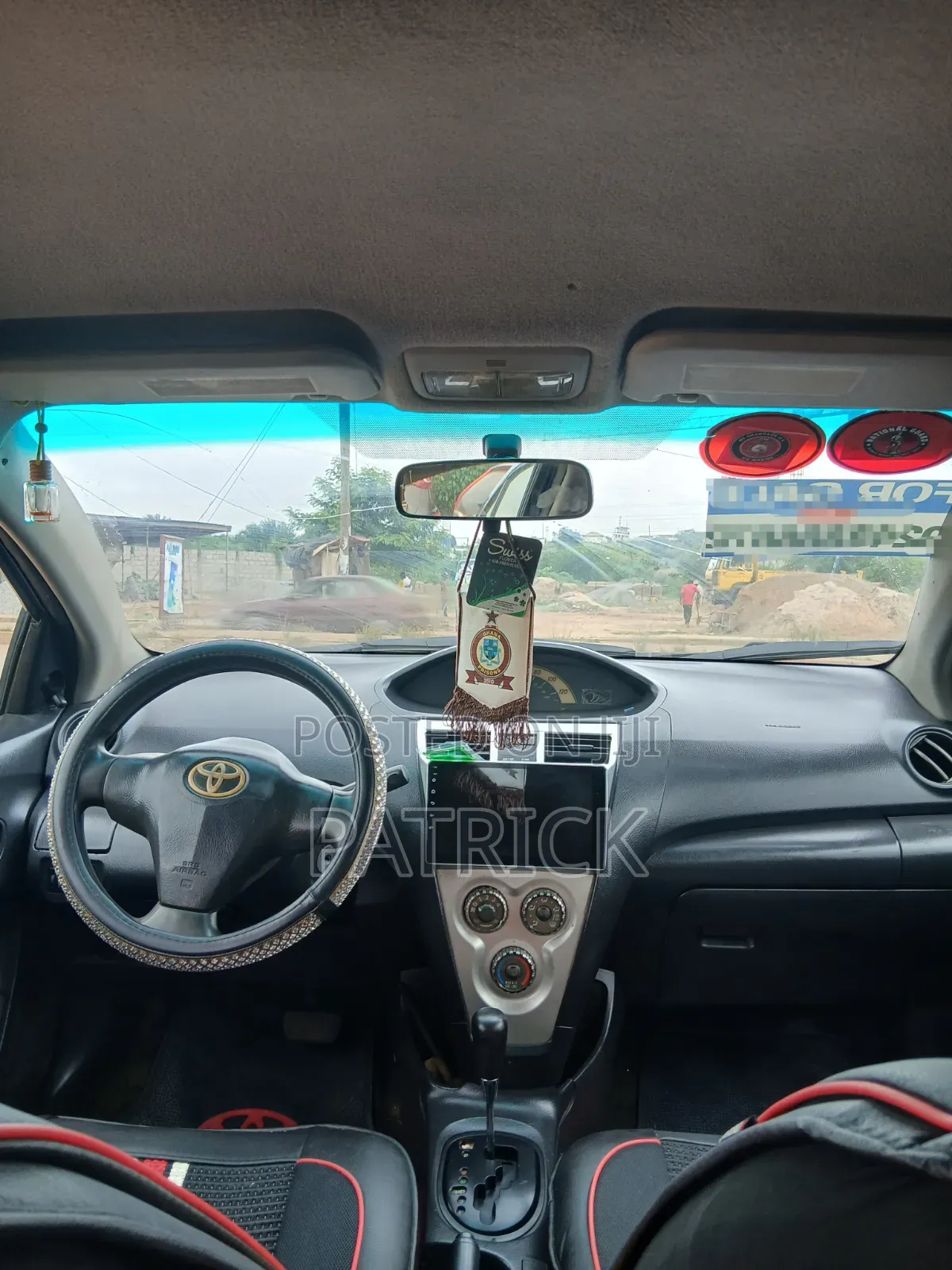 Toyota Yaris Base Sedan 4dr 2010 Black