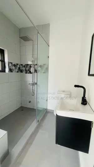 4bdrm House in Sefdard Properties, Ablekuma for sale