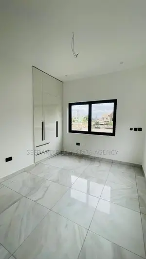 4bdrm House in Sefdard Properties, Ablekuma for sale