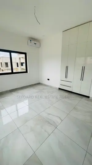 4bdrm House in Sefdard Properties, Ablekuma for sale