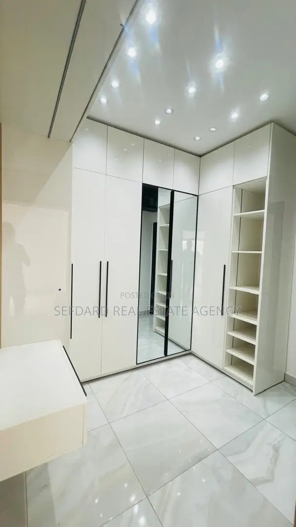 4bdrm House in Sefdard Properties, Ablekuma for sale