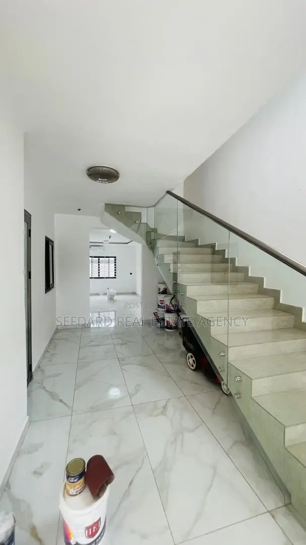 4bdrm House in Sefdard Properties, Ablekuma for sale