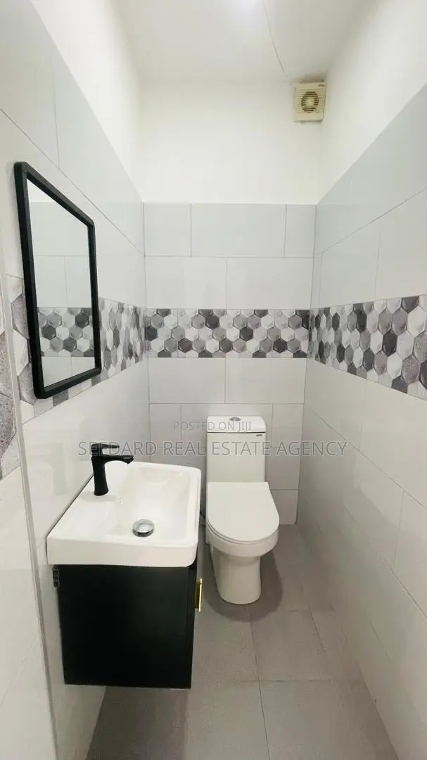 4bdrm House in Sefdard Properties, Ablekuma for sale