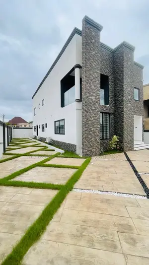 4bdrm House in Sefdard Properties, Ablekuma for sale