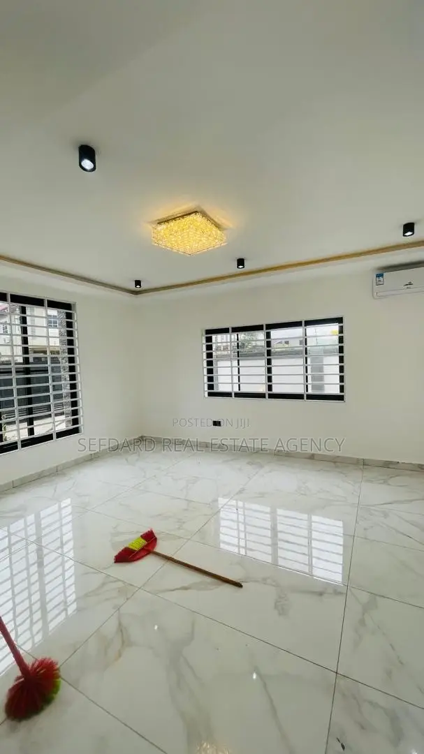 4bdrm House in Sefdard Properties, Ablekuma for sale