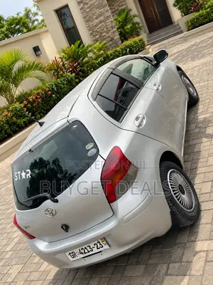 Toyota Vitz 1.5 FWD 5dr 2010 Silver