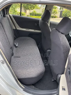 Toyota Vitz 1.5 FWD 5dr 2010 Silver