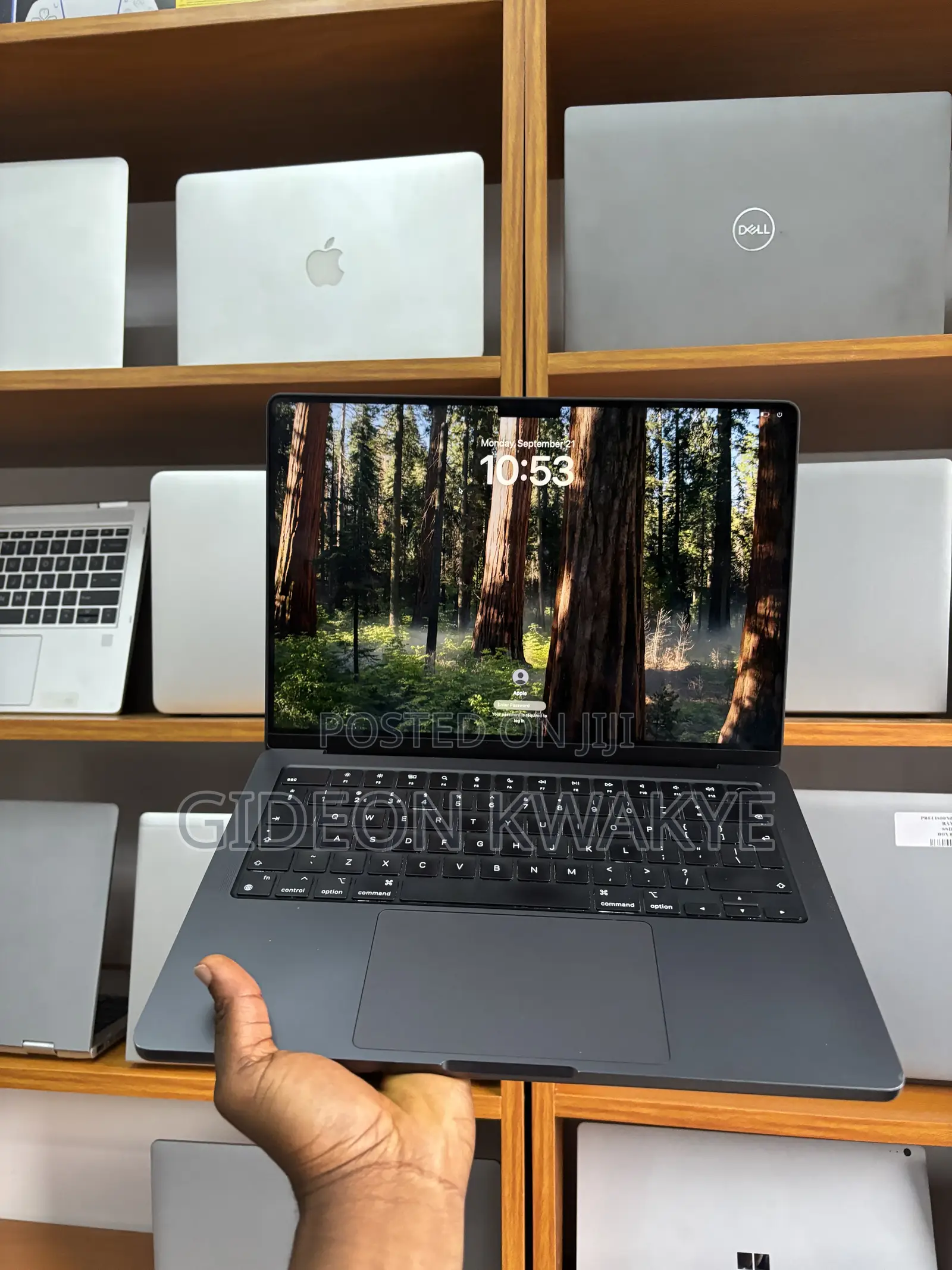 Laptop Apple MacBook Pro 2023 M3 18GB Apple M3 Pro SSD 512GB