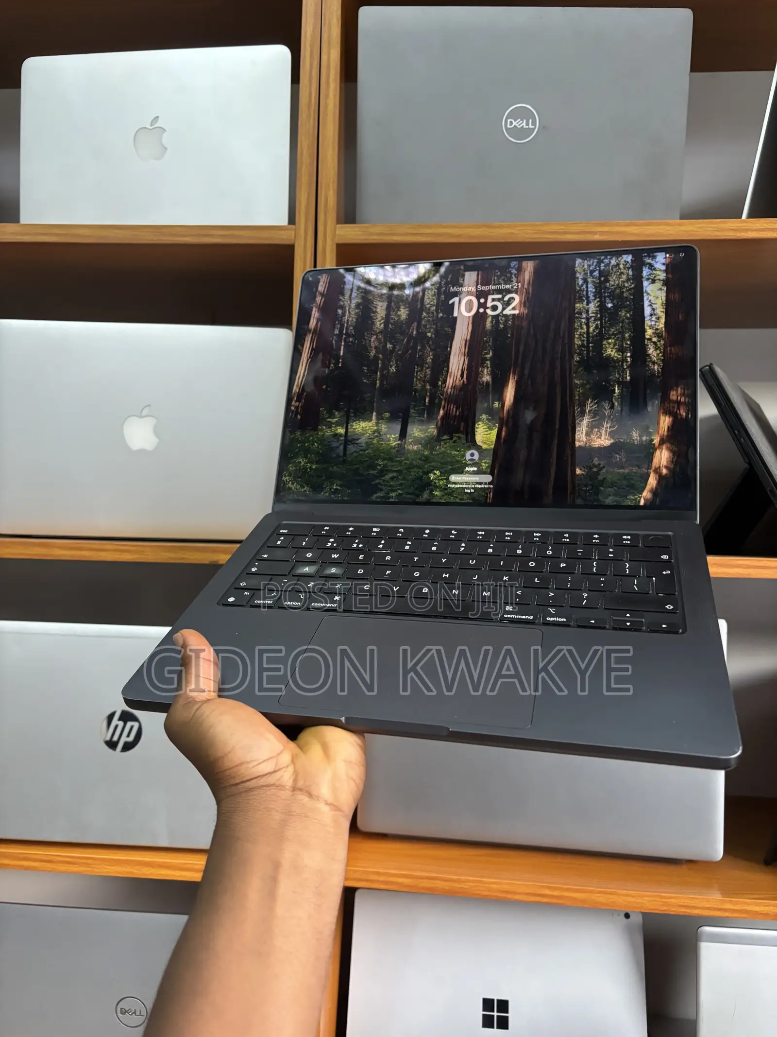 Laptop Apple MacBook Pro 2023 M3 18GB Apple M3 Pro SSD 512GB