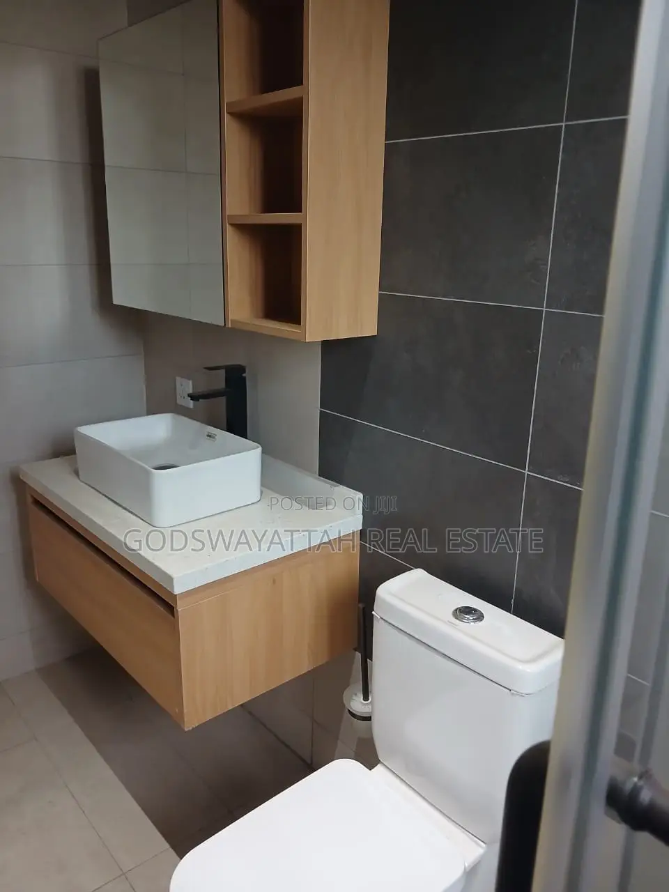 4bdrm House in East Legon, Adjiriganor for rent