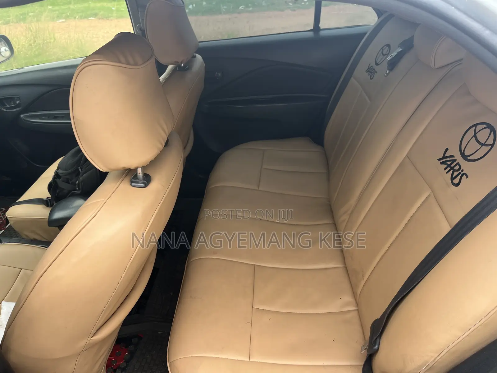 Toyota Yaris Base Sedan 4dr 2010 Silver