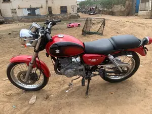 Suzuki V-Strom 2022 Red