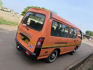 Hyundai H-100 2004 Orange